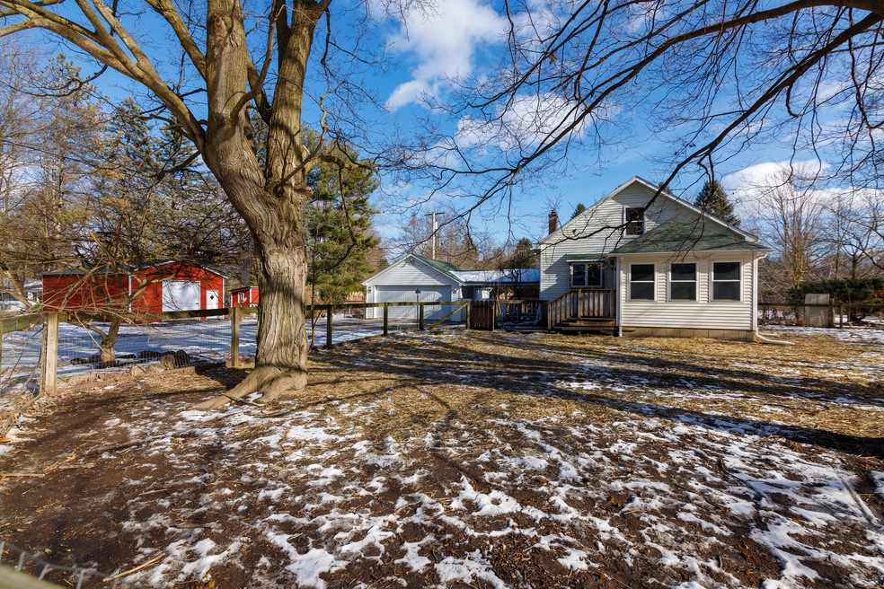 4107 Six Mile Rd, South Lyon, MI 48178 - photo 1