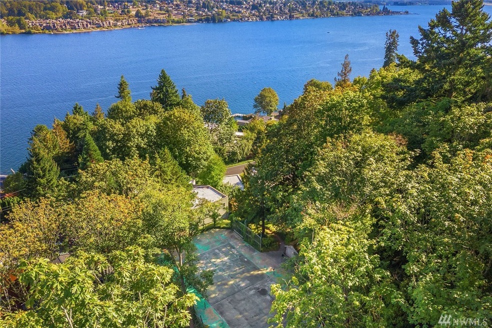 7431 E Mercer Way, Mercer Island, WA 98040 - photo 1