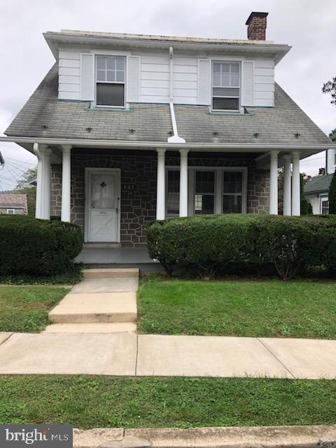 121 Center St, Reading, PA 19606 - photo 1