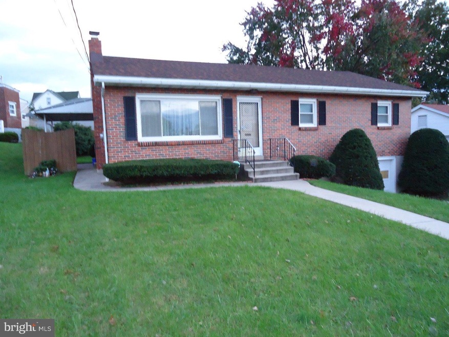 800 Emerson Ave, Reading, PA 19605 - photo 1