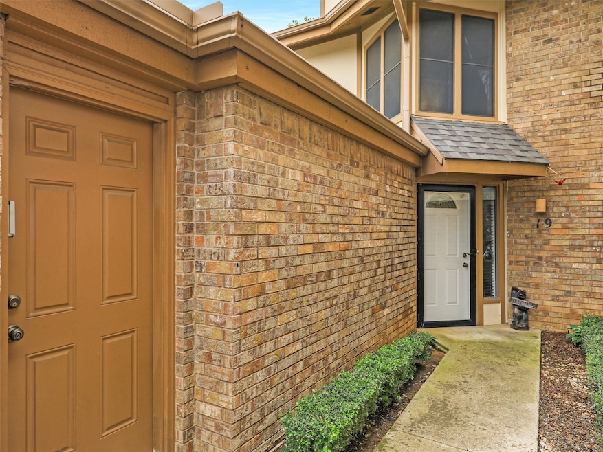For Sale $255,000 • Co-Listing Agent