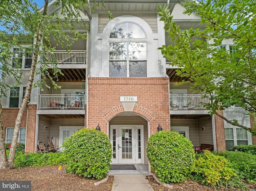 1516 N Point Dr unit 303, Reston, VA 20194 - photo 1