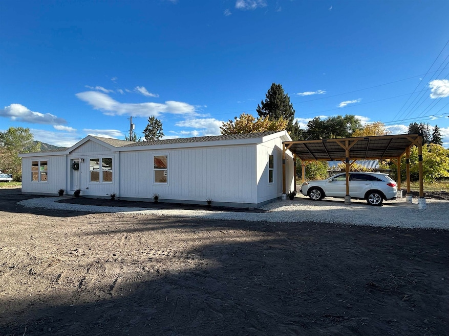 301 S 3rd St W, Chewelah, WA 99109 - photo 1