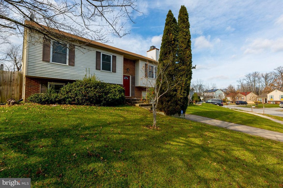 9120 Mchenry Ln, Lanham, MD 20706 - photo 1