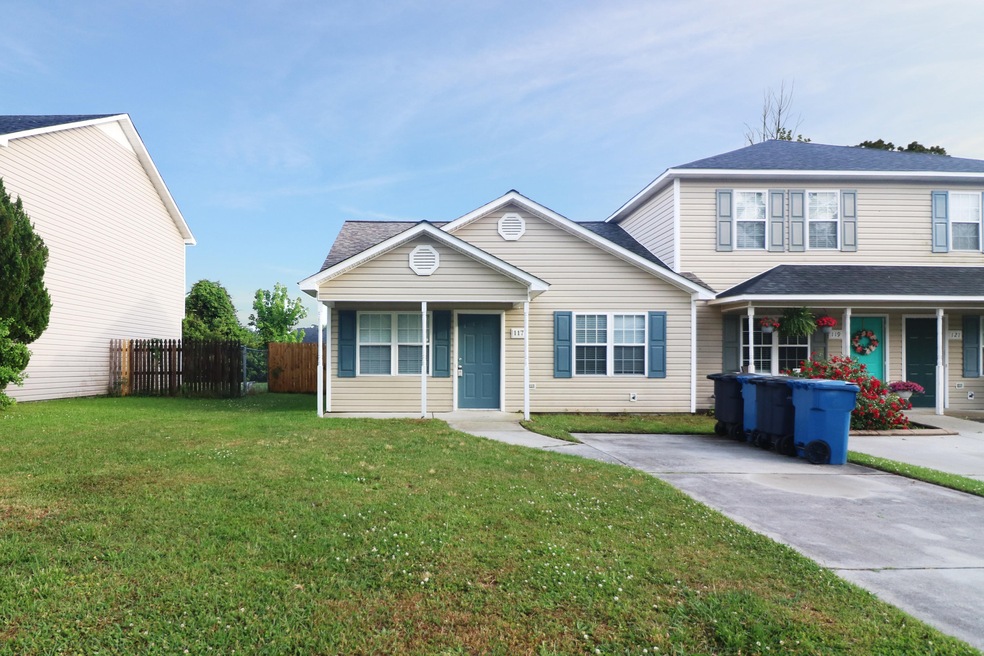 117 Croatan Ct, Jacksonville, NC 28546 - photo 1