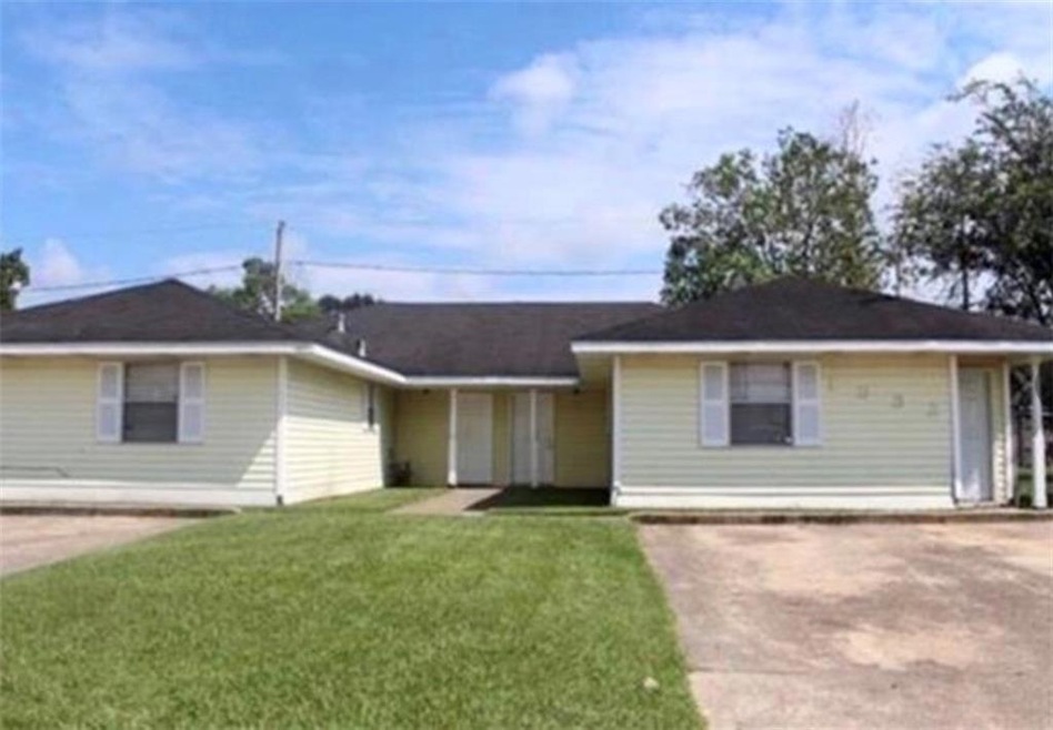 1952 Jasper Ln unit C, Laplace, LA 70068 - photo 1