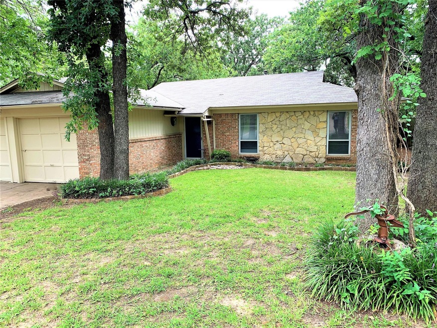 2010 Westwood Dr, Denton, TX 76205 - photo 1