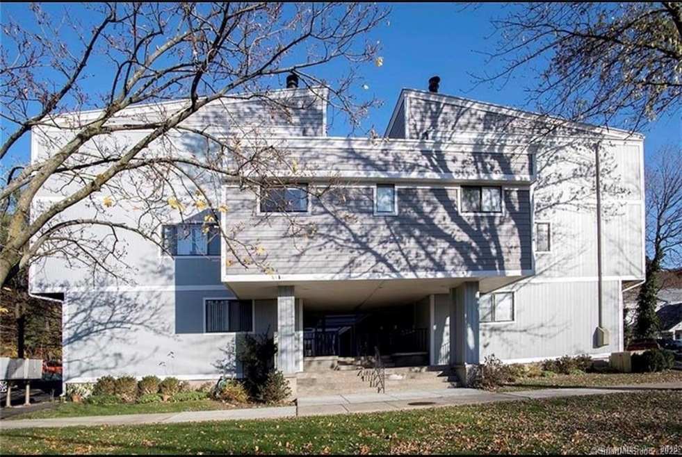 296 Main Ave unit 23, Norwalk, CT 06851 - photo 1