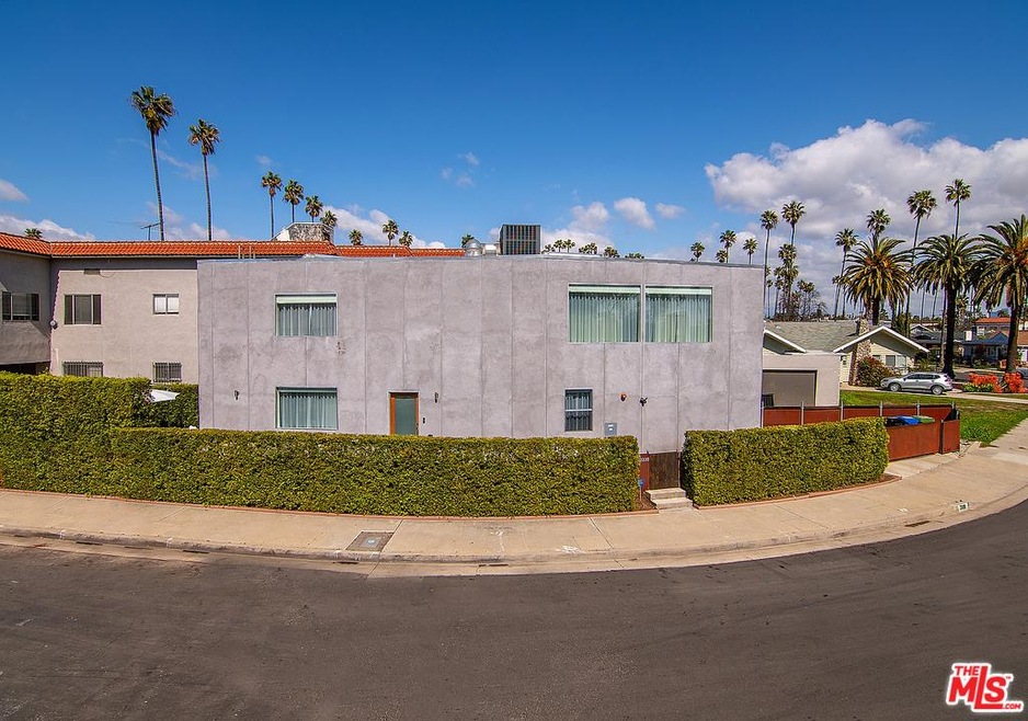 2339 Hillcrest Dr, Los Angeles, CA 90016 - photo 1