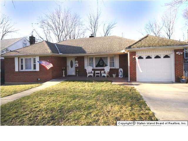 121 Cheshire Place, Staten Island, NY 10301 - photo 1