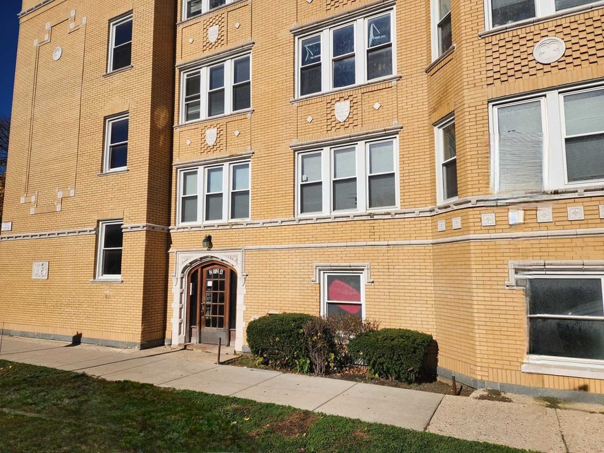2724 W Glenlake Ave unit GARDEN, Chicago, IL 60659 - photo 1