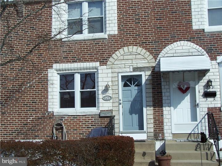 261 Westpark Ln, Clifton Heights, PA 19018 - photo 1