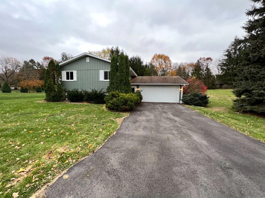 5862 W Skyline Dr, La Porte, IN 46350 - photo 1