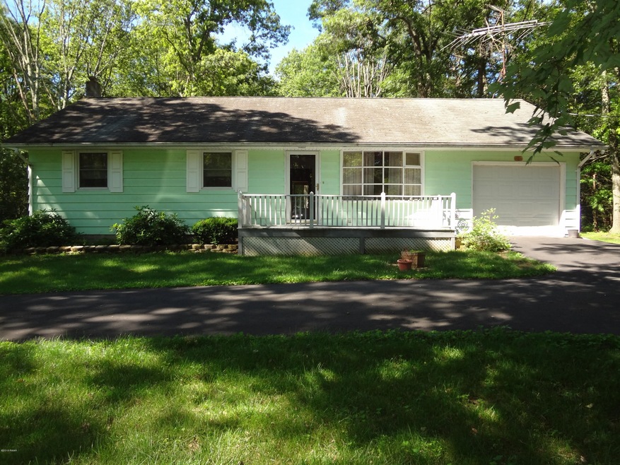 457 Oak St, Cresco, PA 18326 - photo 1