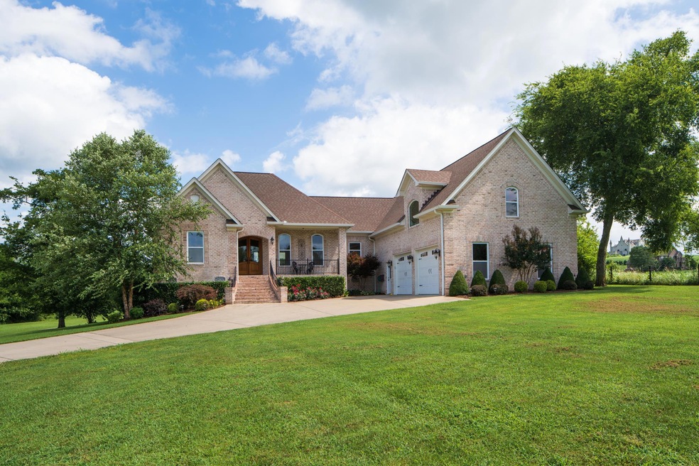 Welcome Home to 370 Douglas Lane Gallatin TN!