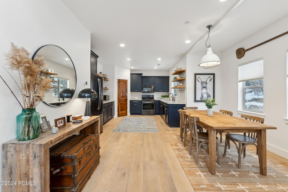 1115 455 W Midway_HDR001