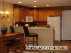 Kitchen with Breakfast Bar