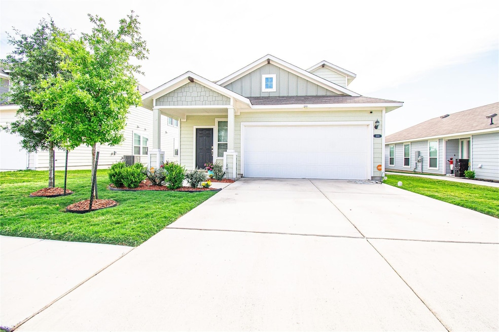 220 Blue Agate Ct, Jarrell, TX 76537 - photo 1