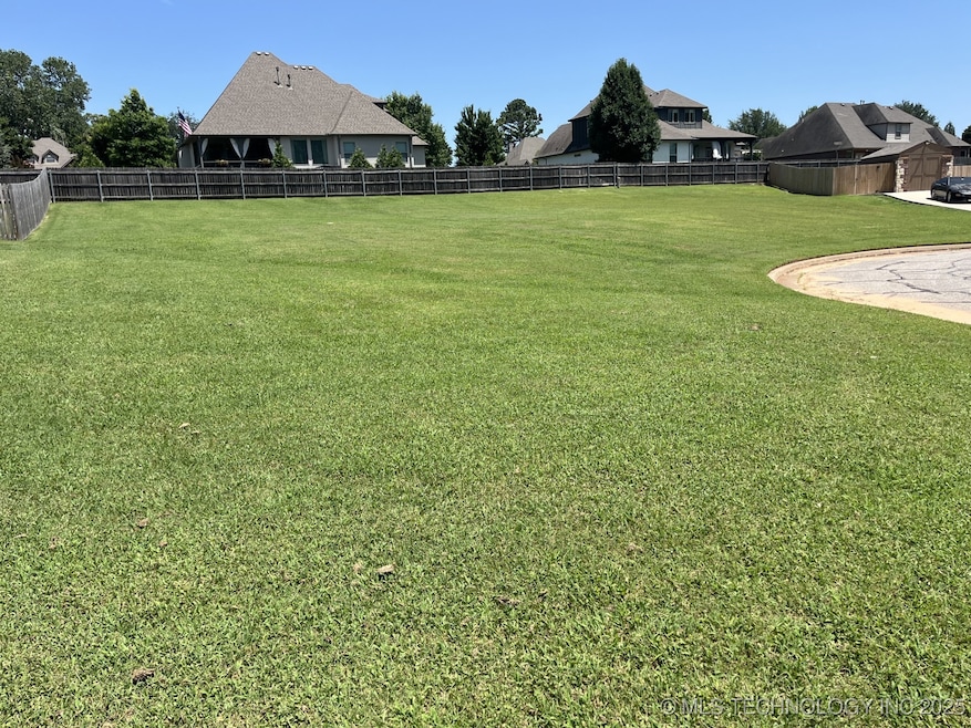 7103 S Sycamore Place, Broken Arrow, OK 74011 - photo 1