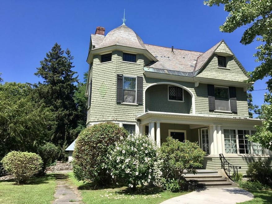 73 Crescent St, Greenfield, MA 01301 - photo 1