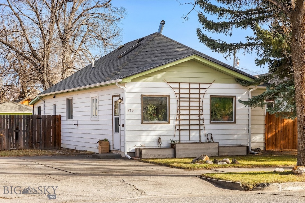 213 S 9th St, Livingston, MT 59047 - photo 1