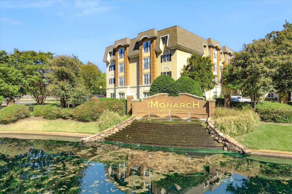 Sought-after luxury condominium in the heart of Ea