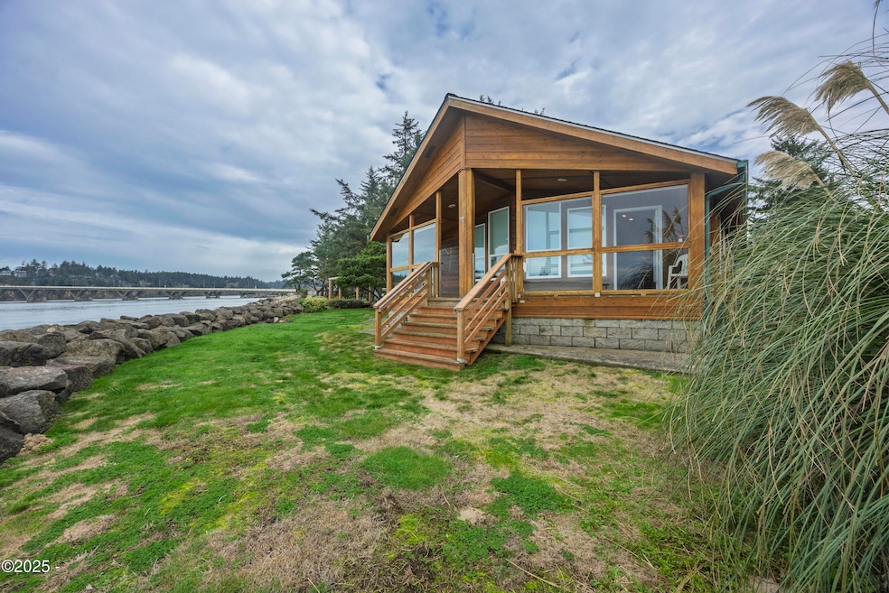 150 SW Maple St, Waldport, OR 97394 - photo 1