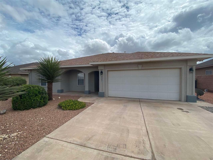 927 Playa Azul St unit 2, Alamogordo, NM 88310 - photo 1