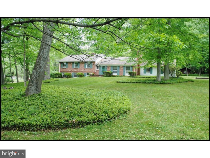 906 Fairthorne Dr, Kennett Square, PA 19348 - photo 1