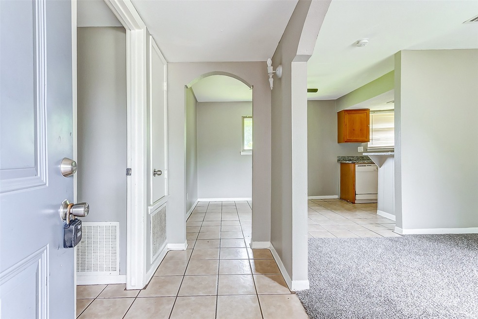 9907 Kell Dr, Houston, TX 77040 - photo 1