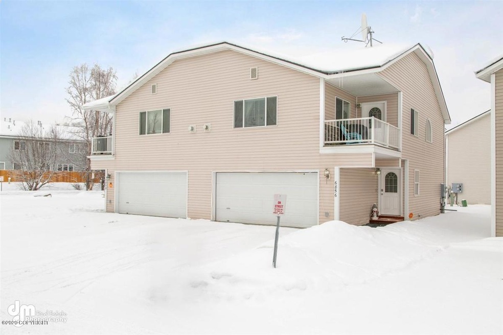 11-Exterior Front-2712