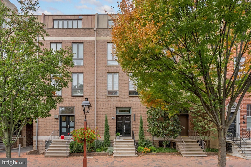 For Sale $2,500,000 • Co-Listing Agent