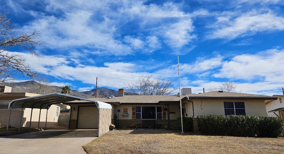 2704 Highland Dr, Alamogordo, NM 88310 - photo 1