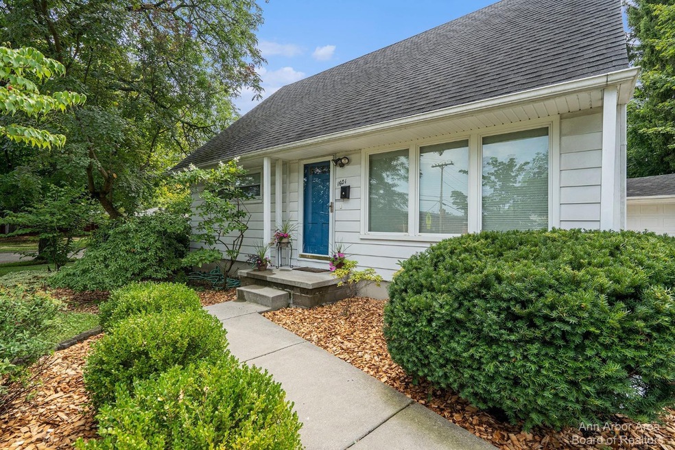 Welcome to 1601 Pauline Blvd.