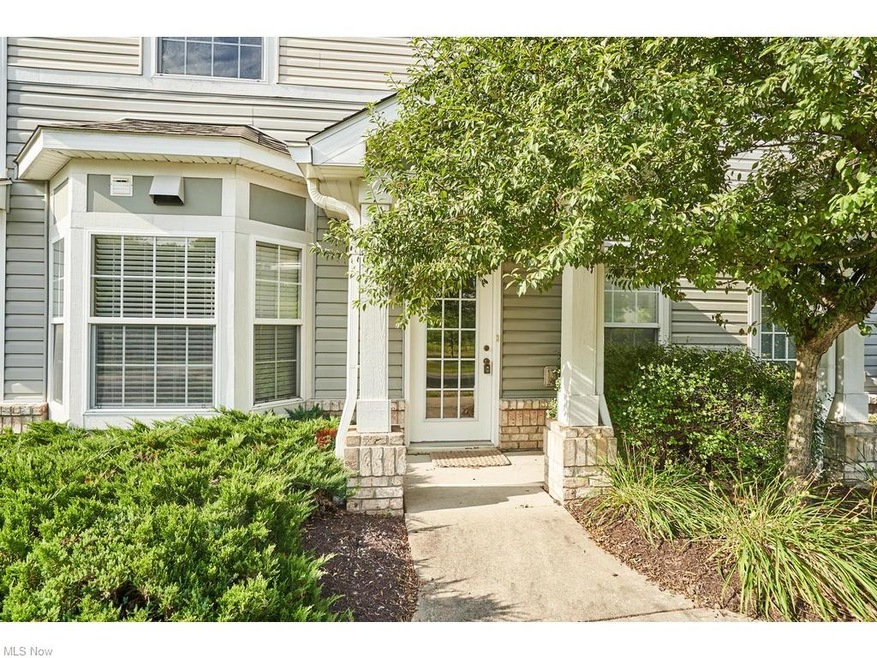 Welcome to 522B Robinwood Lane Copley OH. This lov