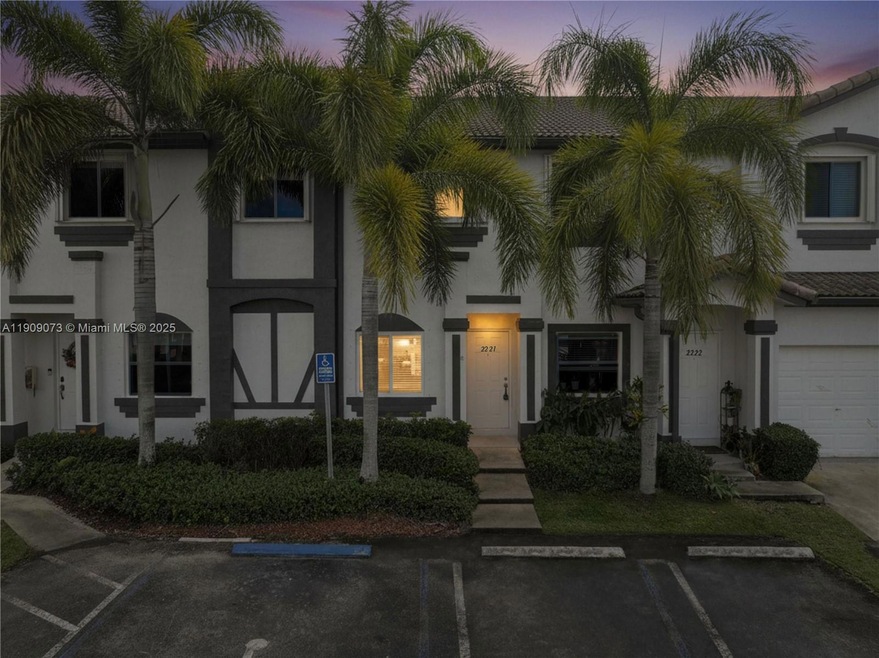 2221 SE 26th Ln unit 2221, Homestead, FL 33035 - photo 1