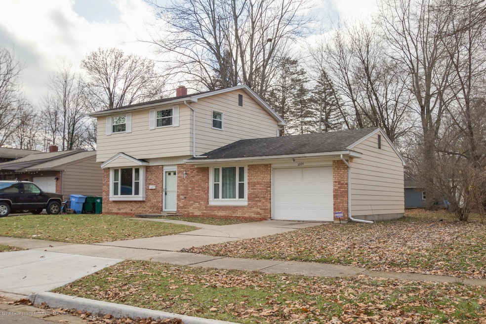 3006 Quincy Ln, Lansing, MI 48910 - photo 1
