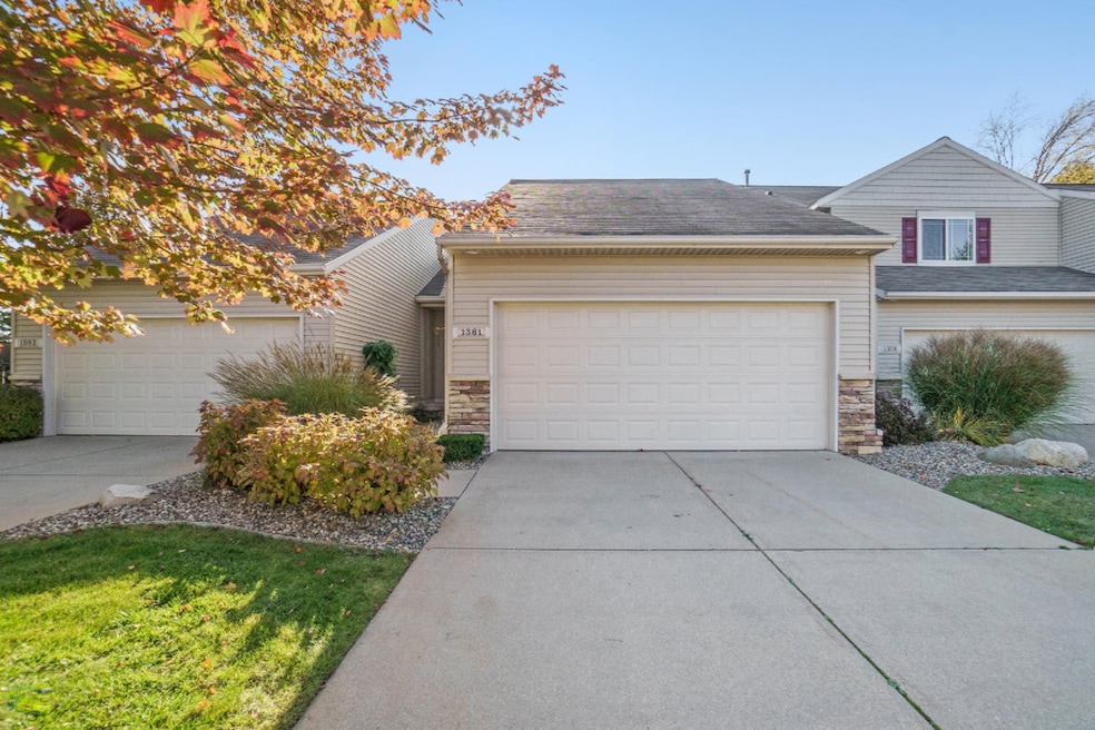 DNG 1361 S VILLAGE CIR_23