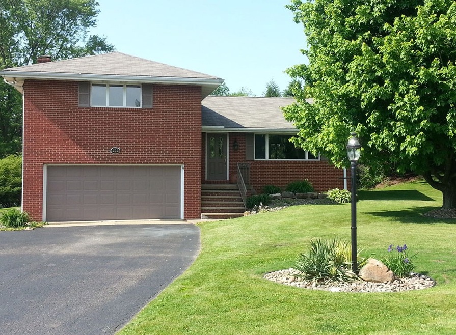 702 Stutzman Rd, Indiana, PA 15701 - photo 1