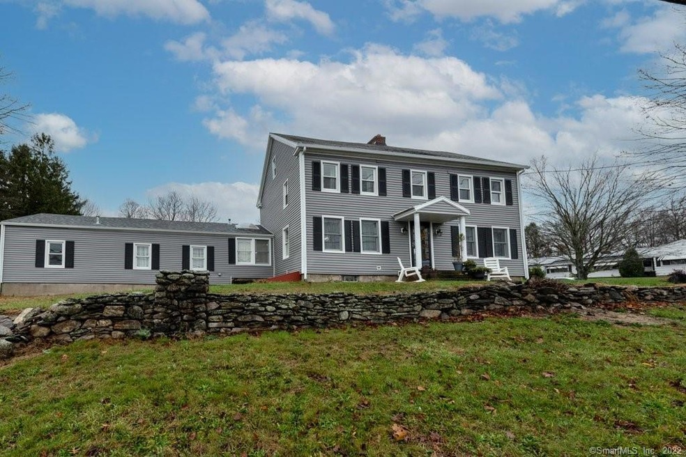 527 Daniels Farm Rd, Trumbull, CT 06611 - photo 1