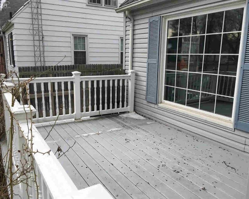 212 Chandler St, Flint, MI 48503 - photo 1