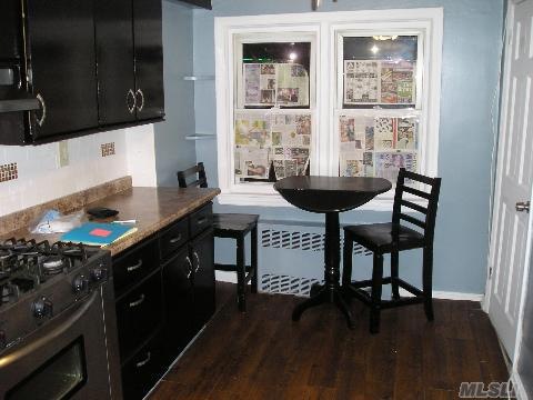 91-45 195th St unit 1st Fl, Hollis, NY 11423 - photo 1