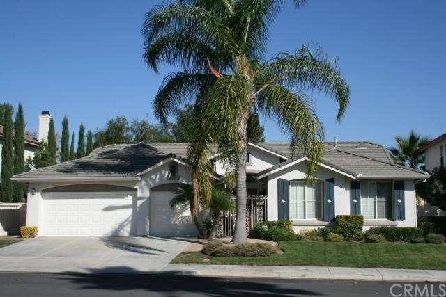 Beautiful one story home in Paseo del Sol. 