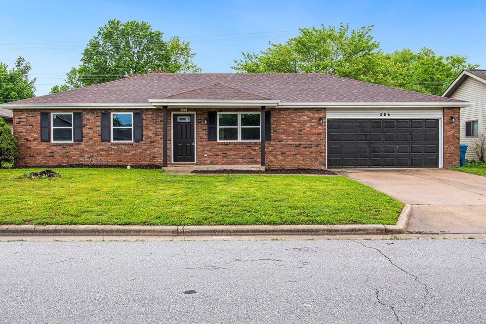 206 W Hunter Dr, Nixa, MO 65714 - photo 1