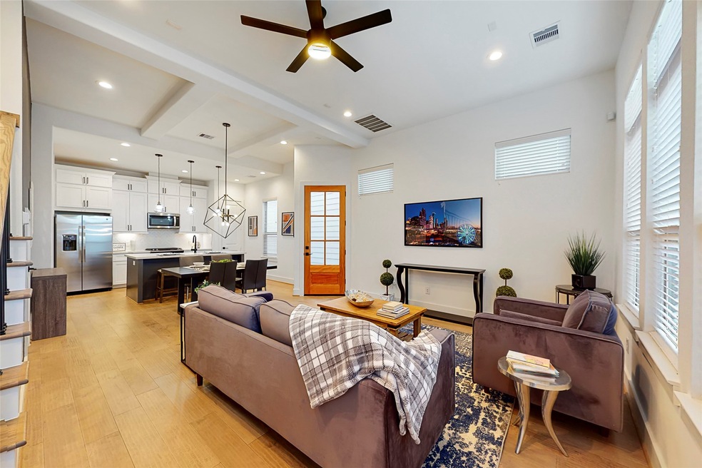 4112 Marina St unit B, Houston, TX 77007 - photo 1