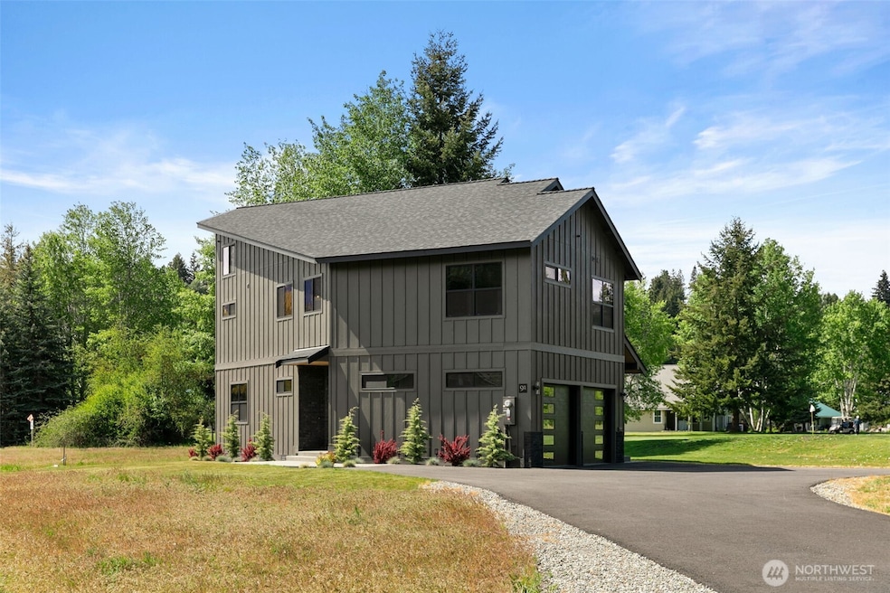 For Sale $799,900 • Co-Listing Agent