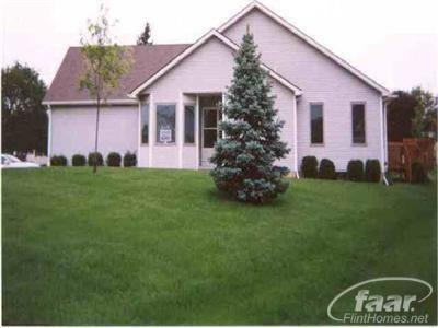 1073 Rayna Dr unit 81, Davison, MI 48423 - photo 1