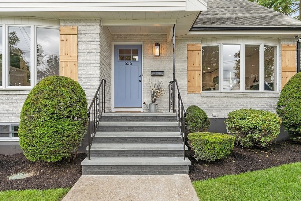 656 Trapelo Rd, Waltham, MA 02452 - photo 1