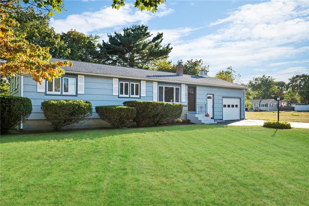 4 Vega Dr, Warwick, RI 02886 - photo 1