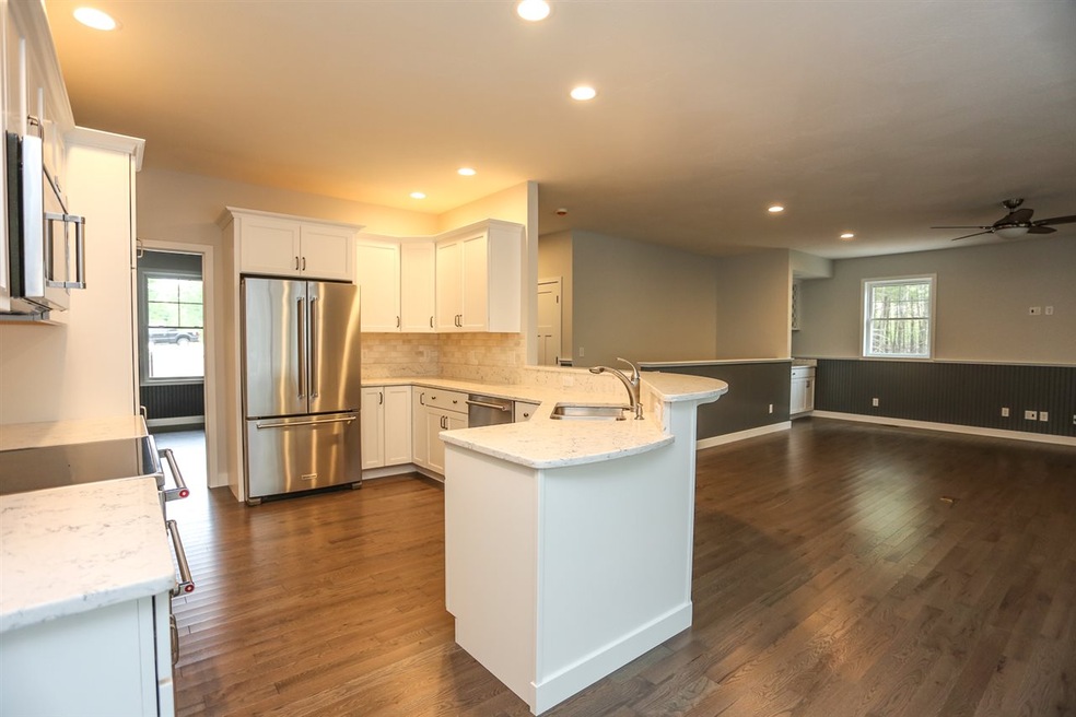 7 Treeline Dr unit 5, Auburn, NH 03032 - photo 1